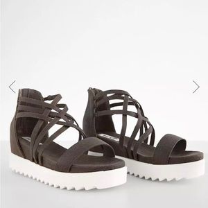 Brand new super cute Very G Joss Flatform Sandal. Never worn. Size Woman’s 8.5.